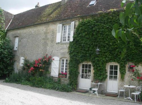 Maison spacieuse à Sarceaux avec jardin et animaux acceptés - FR-1-497-131