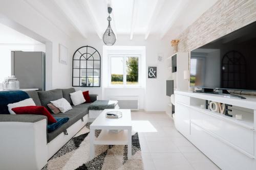 Maison spacieuse avec jardin - 10 min plage