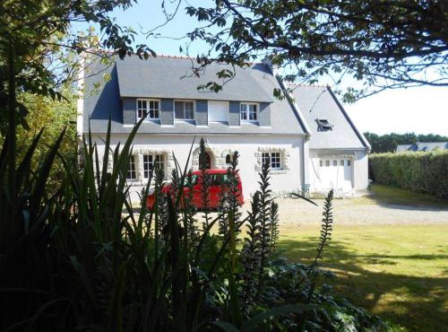 Maison spacieuse avec jardin à Plogoff