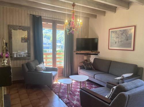 Maison spacieuse avec parking et balcon à Cauterets - FR-1-812-21