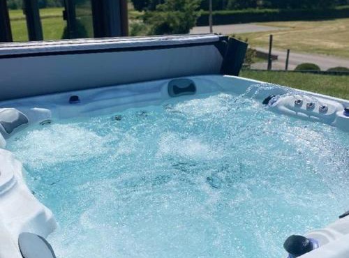 Maison spacieuse avec spa, animaux acceptés, près d'Épinal - FR-1-589-680