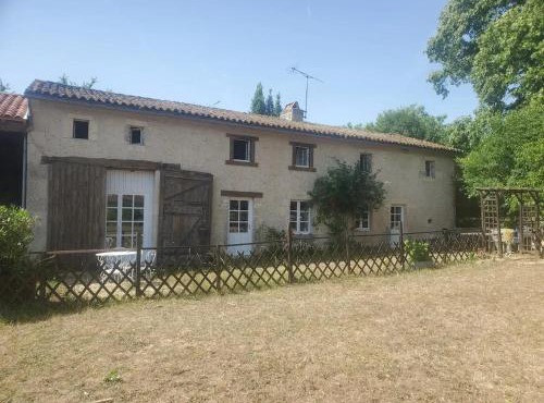 Maison spacieuse près du centre équestre