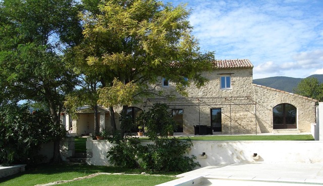 Maison Spatieuse et Confortable en Provence Luberon au Milieu des Lavandes