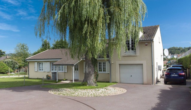 Maison sud île de France 25 km de Paris Avec Piscine ,jeux Enfant,grand Jardin