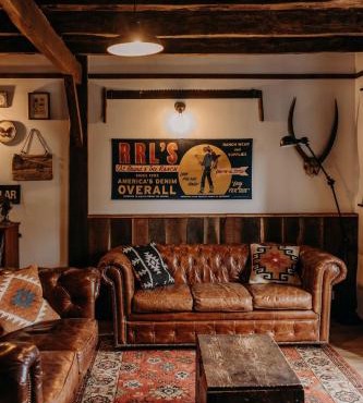 Maison surplombant l'étang avec bain nordique