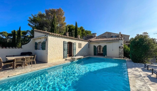 Maison Taureau - Three Bedroom Villa, Sleeps 6