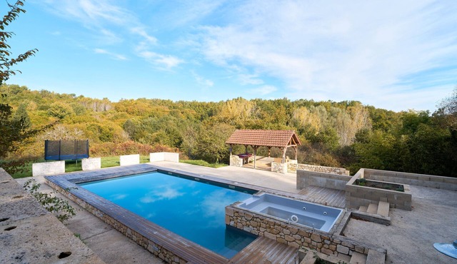 Maison Tiny Bwa – Stay in a Peaceful Charming Stone House with Pool and Nature