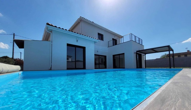 Maison T5 Entiere+piscine a 2 min de L'autoroute