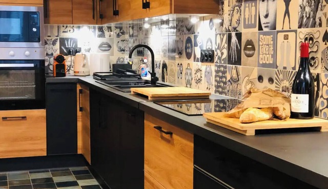 Maison Tarbes Ville Standing, 7 Chbres, 5 Salles de Bain , Parking Privé Fermé