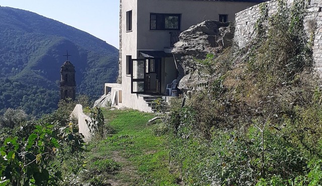 Maison Tour Restaurée en Chambres D'hôtes