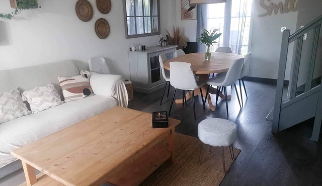 Maison Très Bien Agencée Proche Plage du Débarque et Commerces