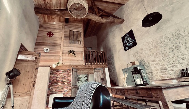 Maison Typique au Coeur D'un Village Médocain