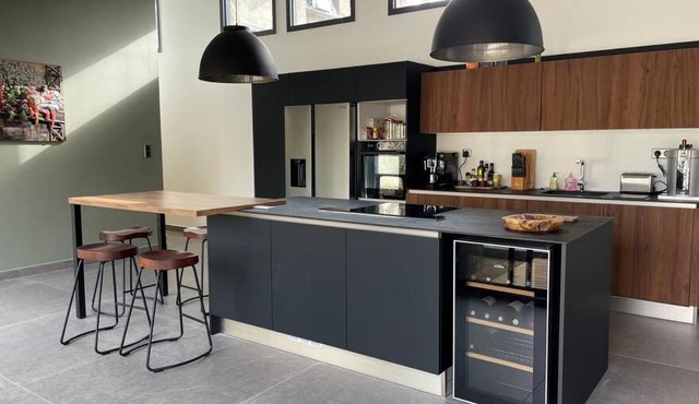 Maison type loft, spacieuse et atypique