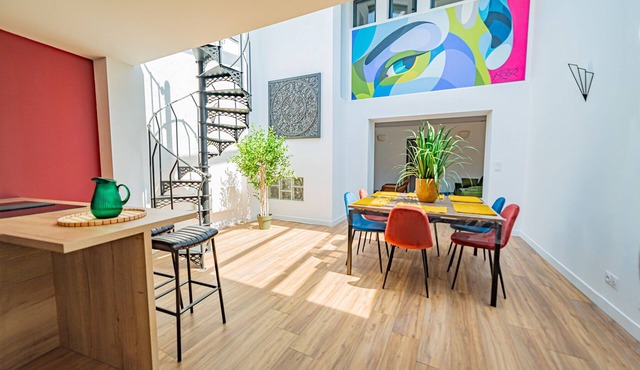 Maison Type Loft Avec Jacuzzi et Terrasse sur les Toits