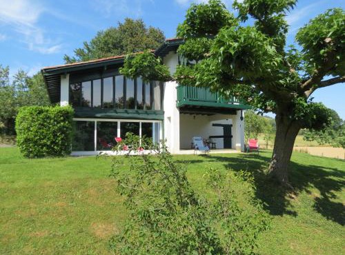 Maison typique Basque en pleine campagne