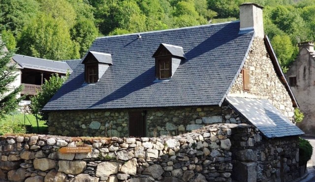 Maison Typique 4 Chambres Proche lac D'oô et Station de ski