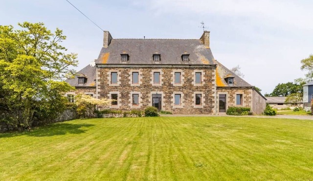 Maison typique bretonne chaleureuse et familiale