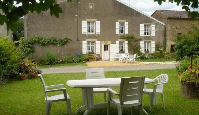 Maison typique lorraine dans une ancienne ferme - FR-1-584-376