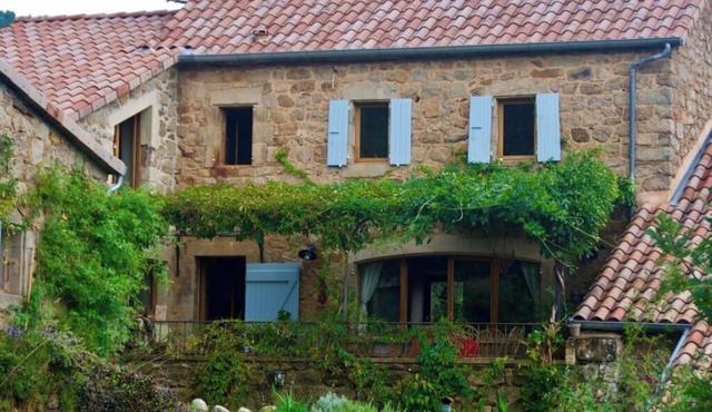 Maison Typique Restaurée Dans un Cadre Enchanteur, Piscine et vue Superbe