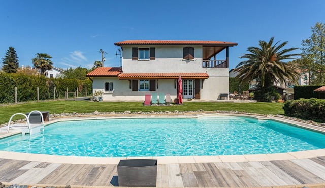 Maison Urt - Charmante maison avec piscine