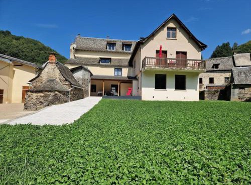 Maison Vidal, au pied de l'Aubrac
