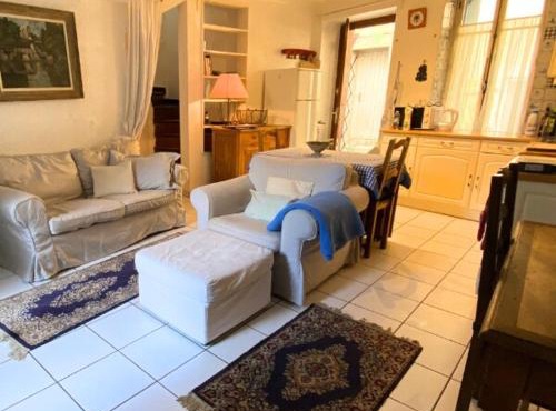 Maison & Village Quarante - French Village House