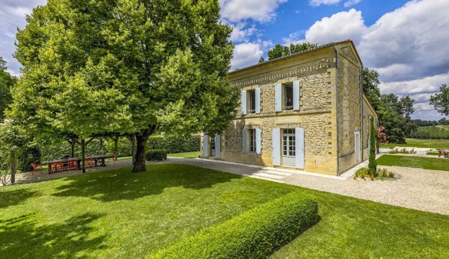 Maison Vinicole - Five Bedroom Villa, Sleeps 10