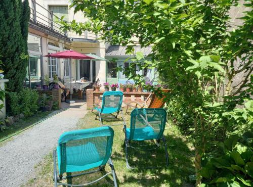 Maison Violette en Berry - chambres d'hôtes vintage face au marché d'Aigurande