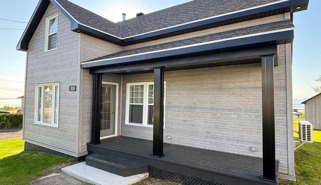 Maison vue Fleuve 4 chambres deux pas du traversier !