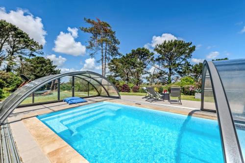 Maison vue mer avec piscine