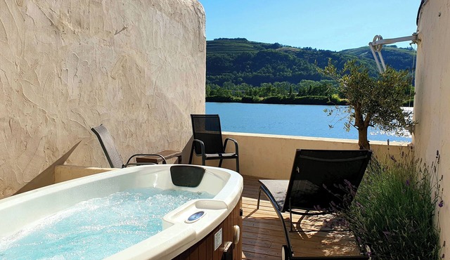 Maison Vue Rhône Jacuzzi