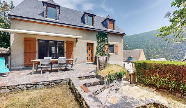Maison vue sur les montagnes