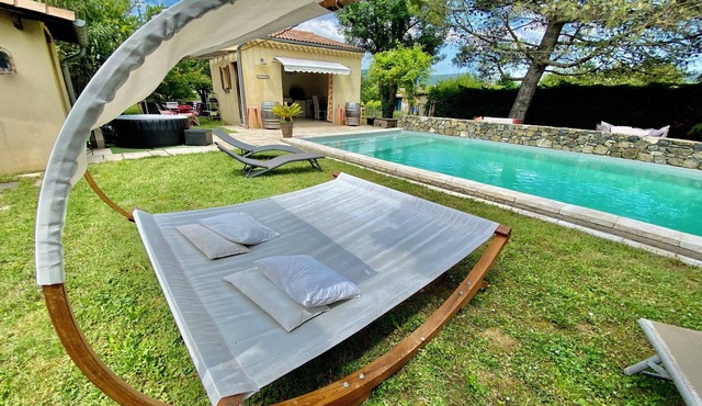 Maison110m2, 6p, 3ch, Piscine Privée-cuisine D'été, Jacuzzi, Espace Jardin Clos