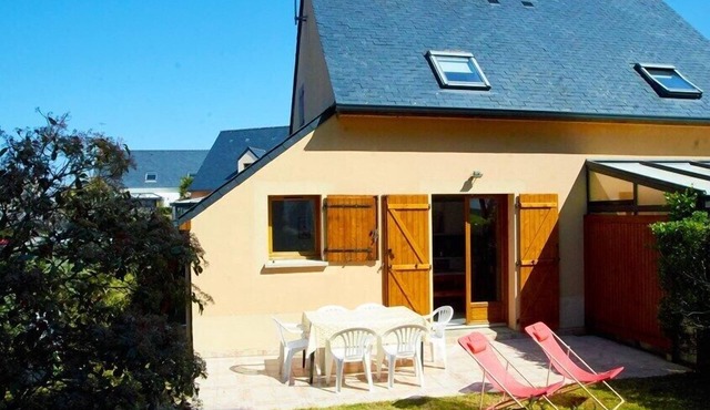 Maisonette 3 rooms 4 to 6 people with shared swimming-pool