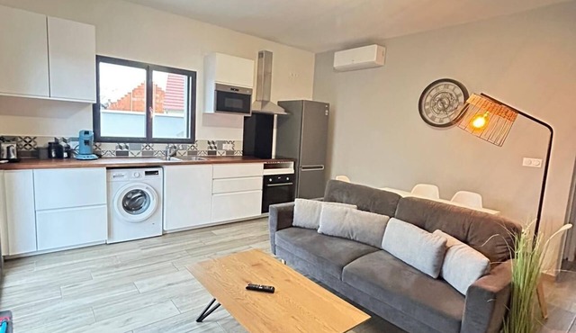 Maisonette Calme , Parking Gratuit Sécurisé Avec Portail/5 min Autoroute A6