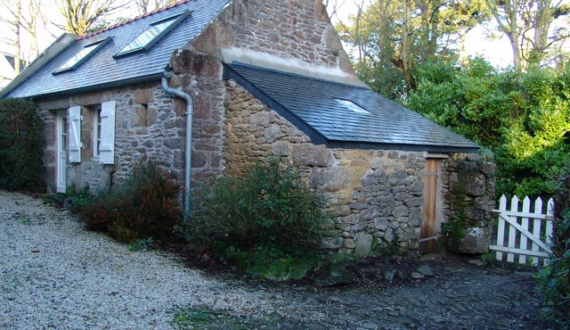 Maisonette in old stones typical of the country of Léon