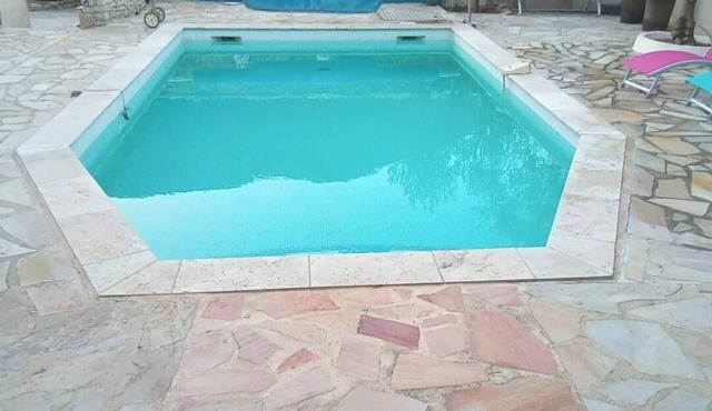 Maisonette with swimming pool