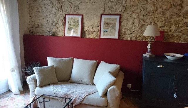 Maisonette with terrace in Provencal village