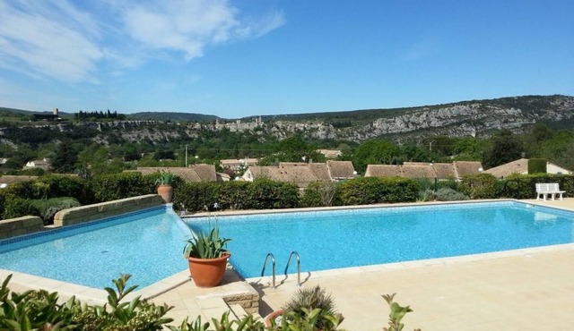 Maisonnette Avec Piscine Commune et Plages des Gorges de L'ardèche à 5mn à Pied