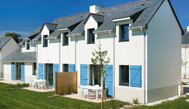 Maisonnette à côté du golf + piscine chauffée