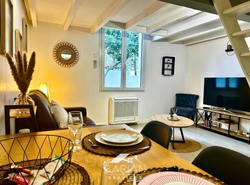 Maisonnette avec climatisation et cour - ménage et linge inclus