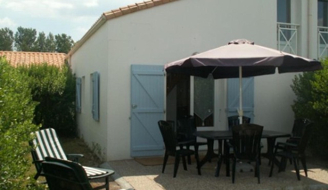 Maisonnette avec piscine pour 5 pers, animaux admis - FR-1-476-28