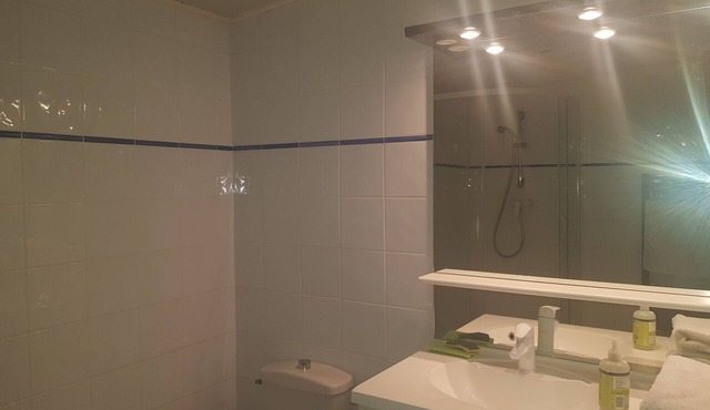 Maisonnette Avec Terrasse/piscine en Centre Ville de Chambery