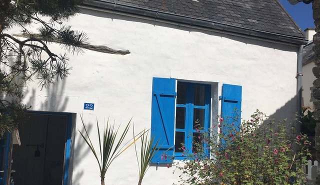 Maisonnette Bretonne Typique, Plage à Pieds, Terrasse Fleurie et Parking Privés