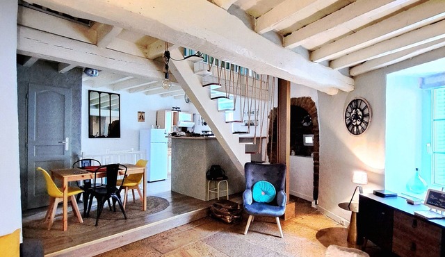 Maisonnette de Charme au Bord du Canal de Bourgogne. Espace Détente et Sauna