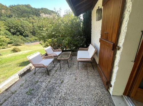 Maisonnette dans la vallée verte