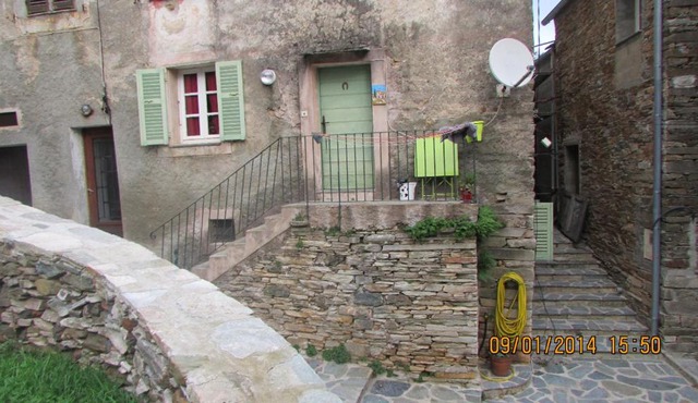 maisonnette dans un cadre exceptionnel entre mer et montagne