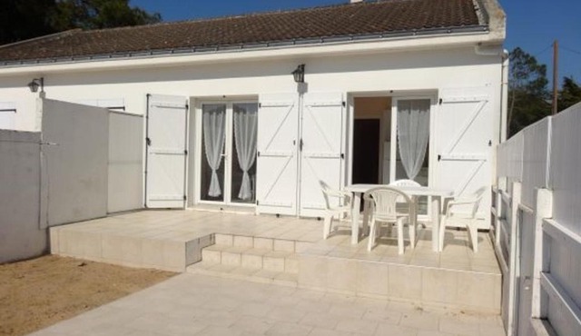 Maisonnette ensoleillée, à 100m de la plage, animaux sur demande - FR-1-476-45