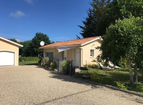 maisonnette entre forêt et occéan