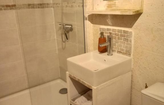 Maisonnette indépendante au bord du loir